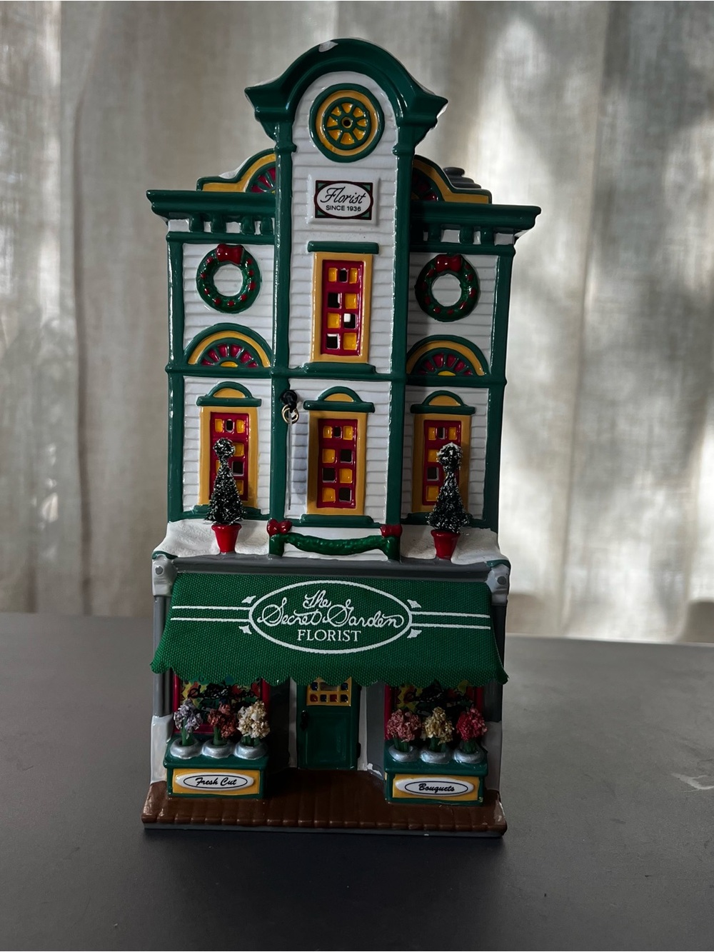 Department 56 Florist Original Snowy Village Holiday Decor